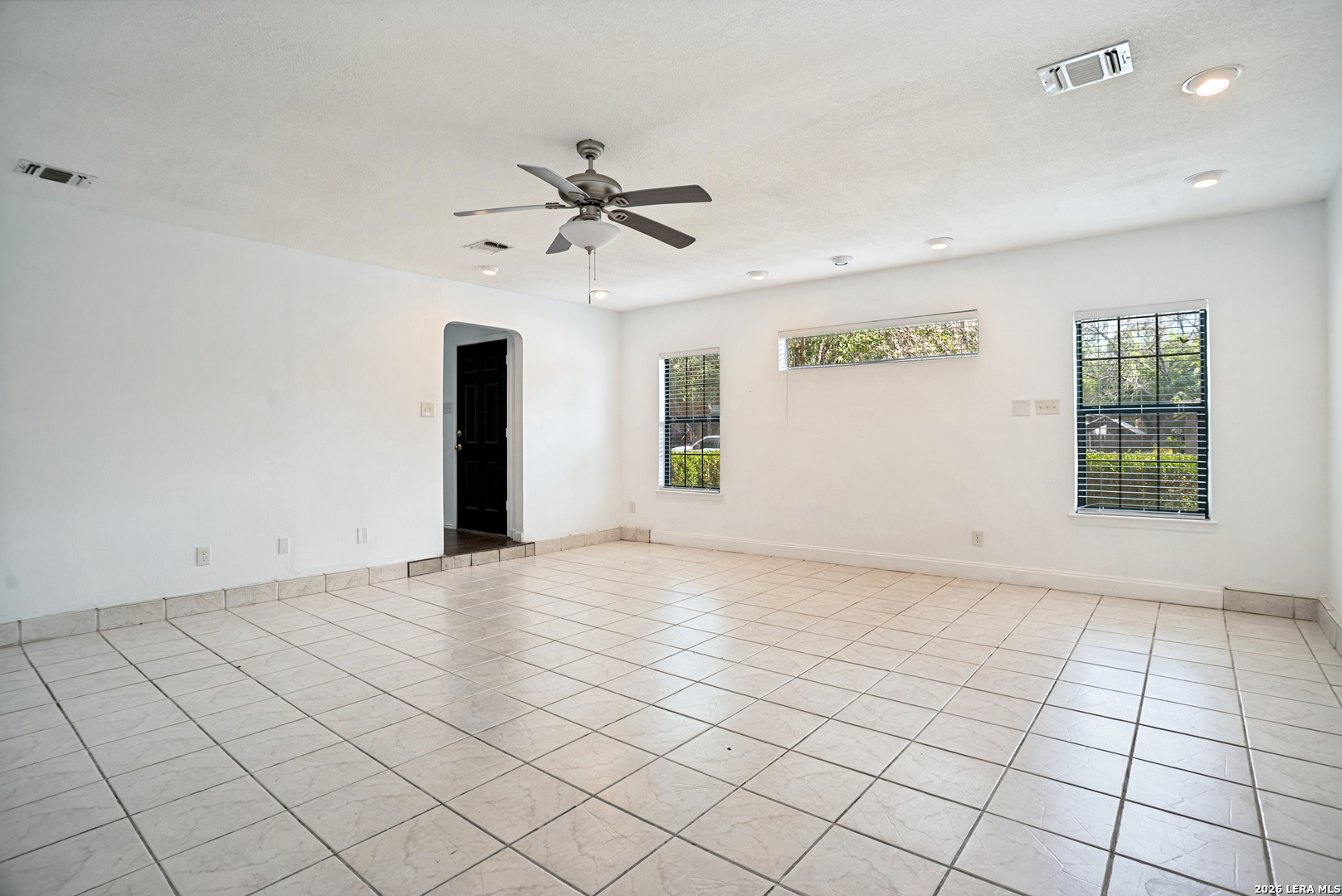 9142 Ridge Path San Antonio, TX 78250 - Photo 7 of 25
