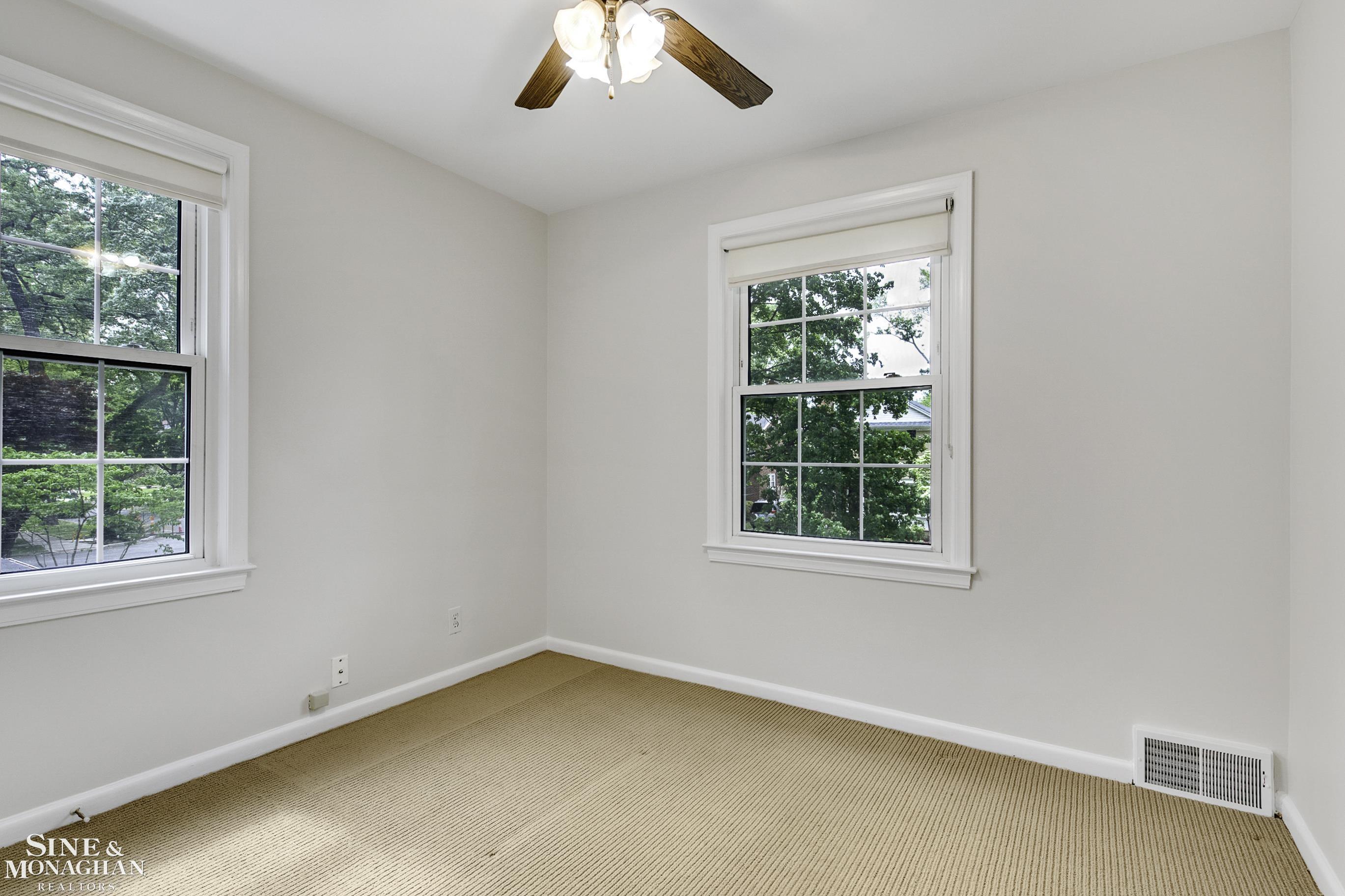 308 Merriweather Road Grosse Pointe Farms, MI 48236 - Photo 17 of 36