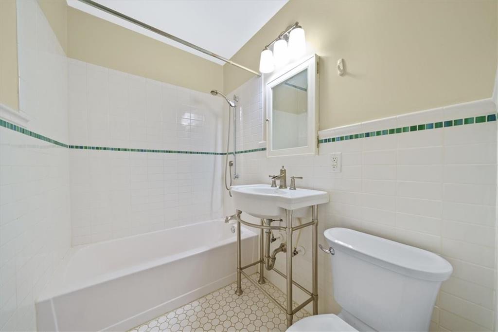 4924 Mission Road Roeland Park, KS 66205 - Photo 21 of 25
