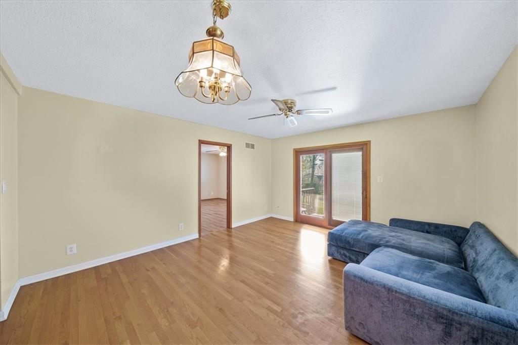 4924 Mission Road Roeland Park, KS 66205 - Photo 10 of 25