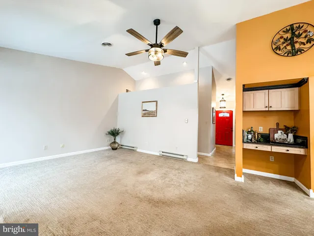 a view of a livingroom with a garage