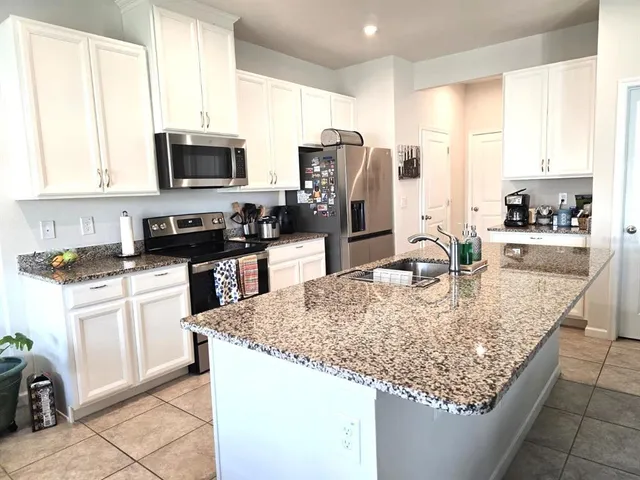 $2,800 | 10682 Old Sycamore Loop, Land O Lakes, FL 34638