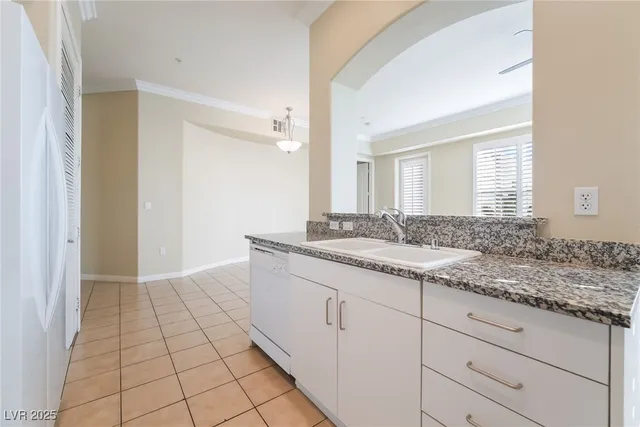 $1,595 | 50 East Serene Avenue, Unit 324, Las Vegas, NV 89123