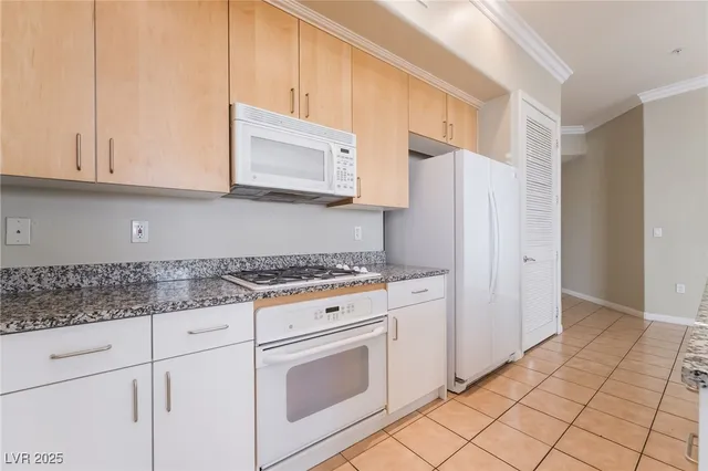 $1,595 | 50 East Serene Avenue, Unit 324, Las Vegas, NV 89123