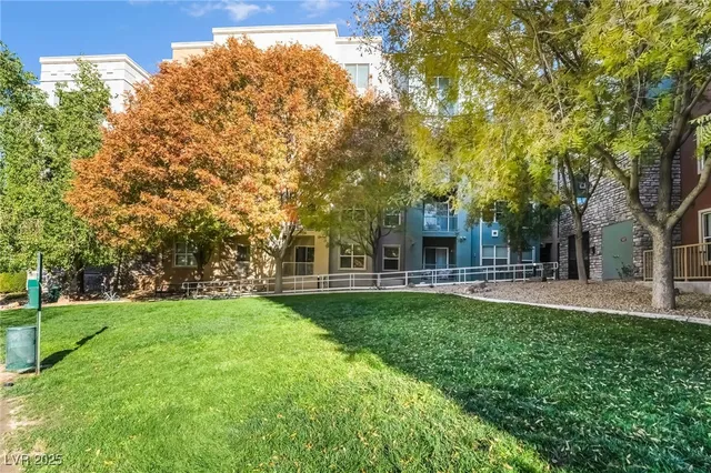 $1,595 | 50 East Serene Avenue, Unit 324, Las Vegas, NV 89123