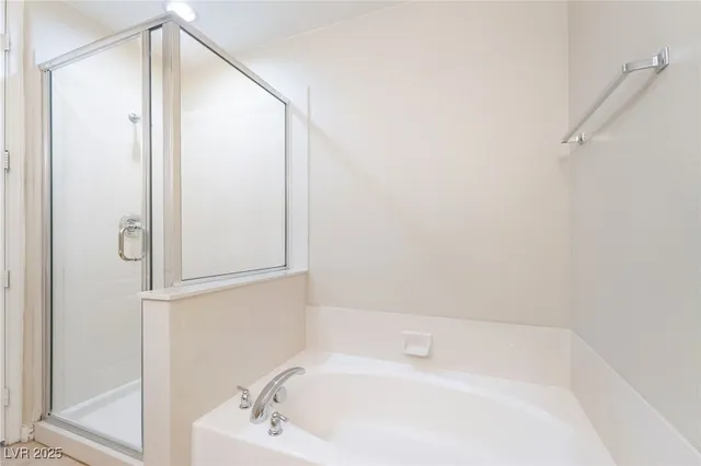 $1,595 | 50 East Serene Avenue, Unit 324, Las Vegas, NV 89123