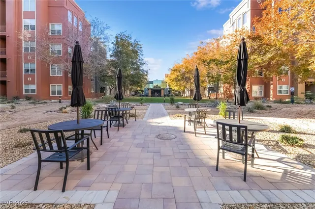 $1,595 | 50 East Serene Avenue, Unit 324, Las Vegas, NV 89123