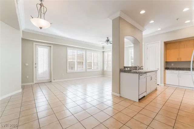 $1,595 | 50 East Serene Avenue, Unit 324, Las Vegas, NV 89123