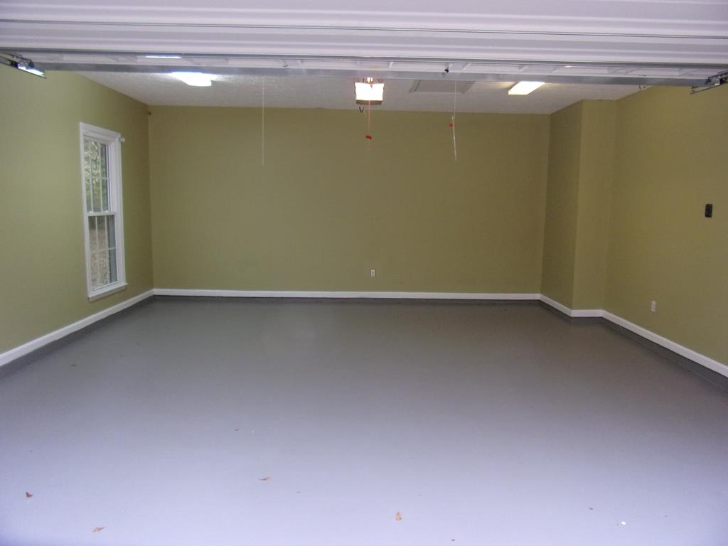 87 Buckeye Loop Midland, GA 31820 - Photo 27 of 28 Garage
