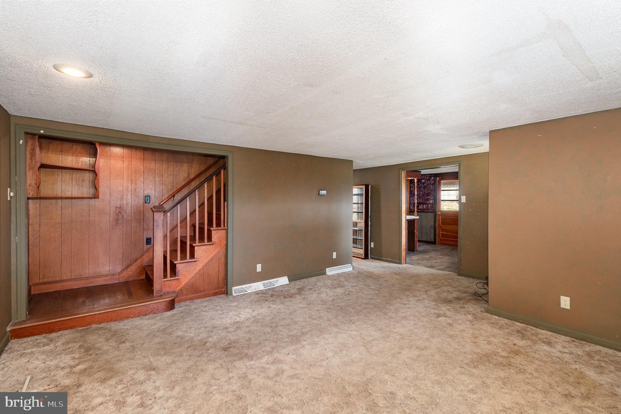 201 Kutz Road Carlisle, PA 17015 - Photo 3 of 29 Gallery Image 3