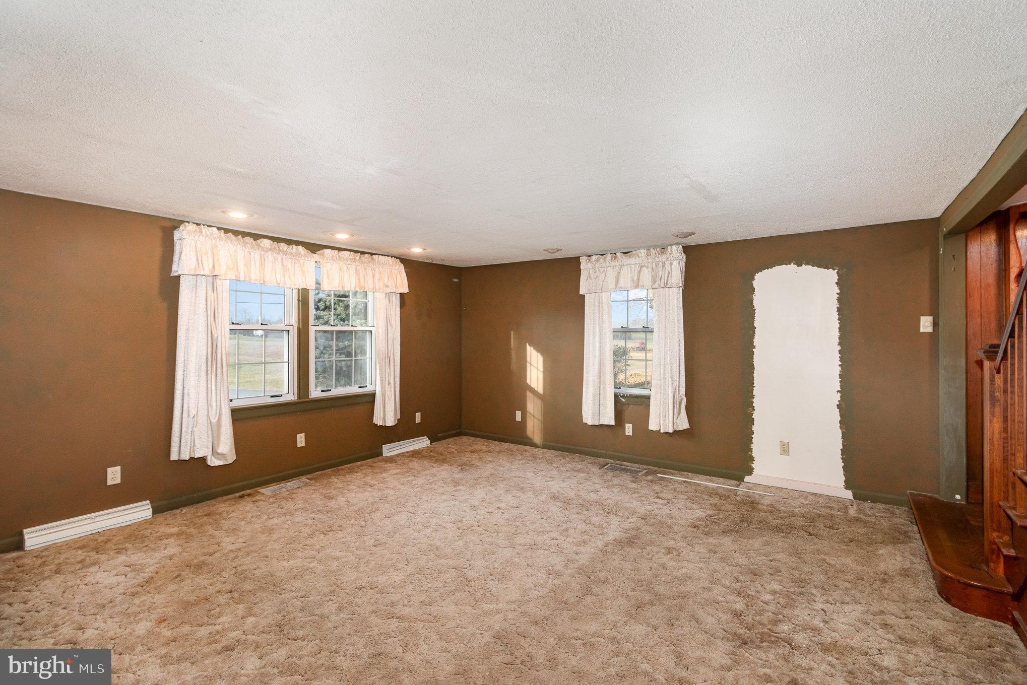 201 Kutz Road Carlisle, PA 17015 - Photo 4 of 29 Gallery Image 4