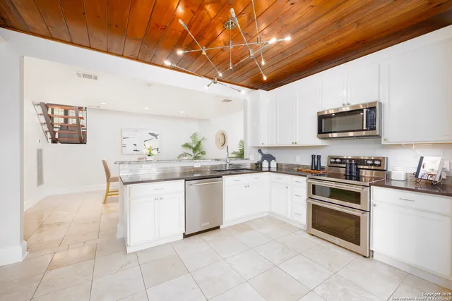 $308,900 | 3102 Eisenhauer Road, Unit 6A, San Antonio, TX 78209