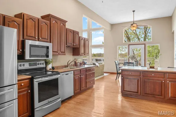 $700,000 | 500 Overlook Drive, Edwardsville, IL 62025