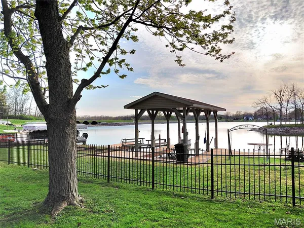 $700,000 | 500 Overlook Drive, Edwardsville, IL 62025