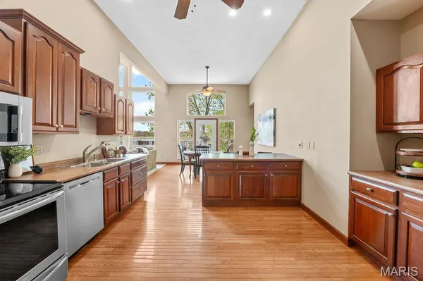 $700,000 | 500 Overlook Drive, Edwardsville, IL 62025