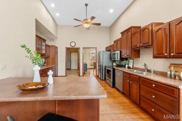 $700,000 | 500 Overlook Drive, Edwardsville, IL 62025