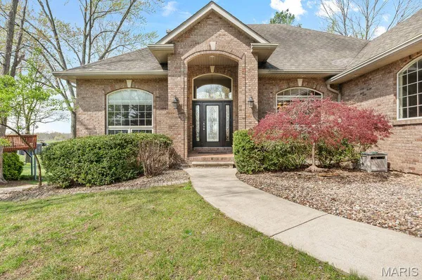 $700,000 | 500 Overlook Drive, Edwardsville, IL 62025