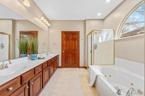 $700,000 | 500 Overlook Drive, Edwardsville, IL 62025