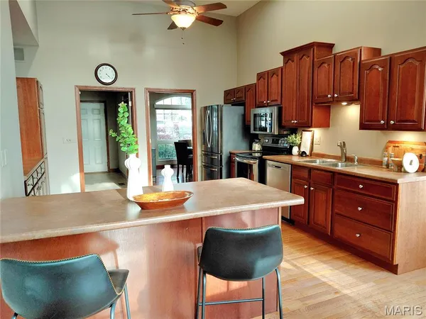 $700,000 | 500 Overlook Drive, Edwardsville, IL 62025