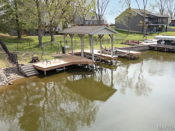 $700,000 | 500 Overlook Drive, Edwardsville, IL 62025