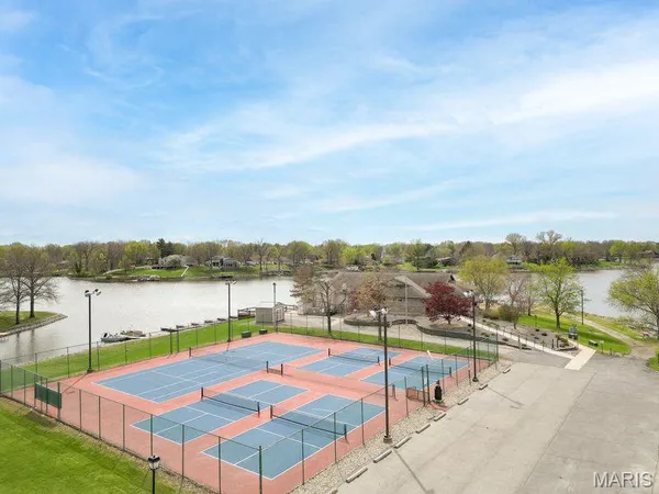 $700,000 | 500 Overlook Drive, Edwardsville, IL 62025