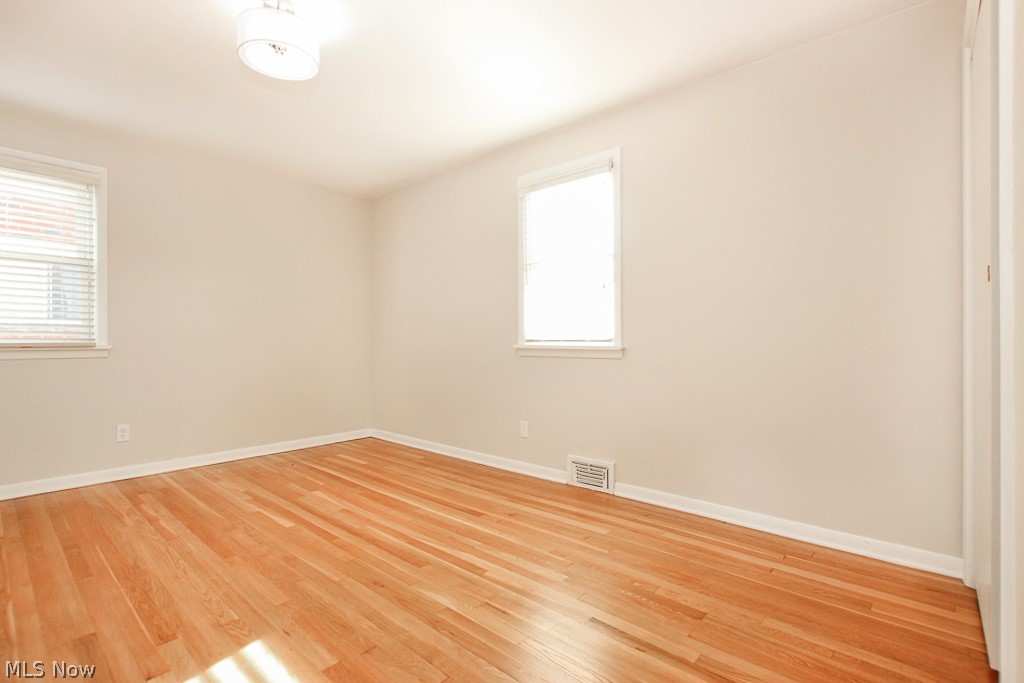 4242 Stonehaven Road Cleveland, OH 44121 - Photo 19 of 35