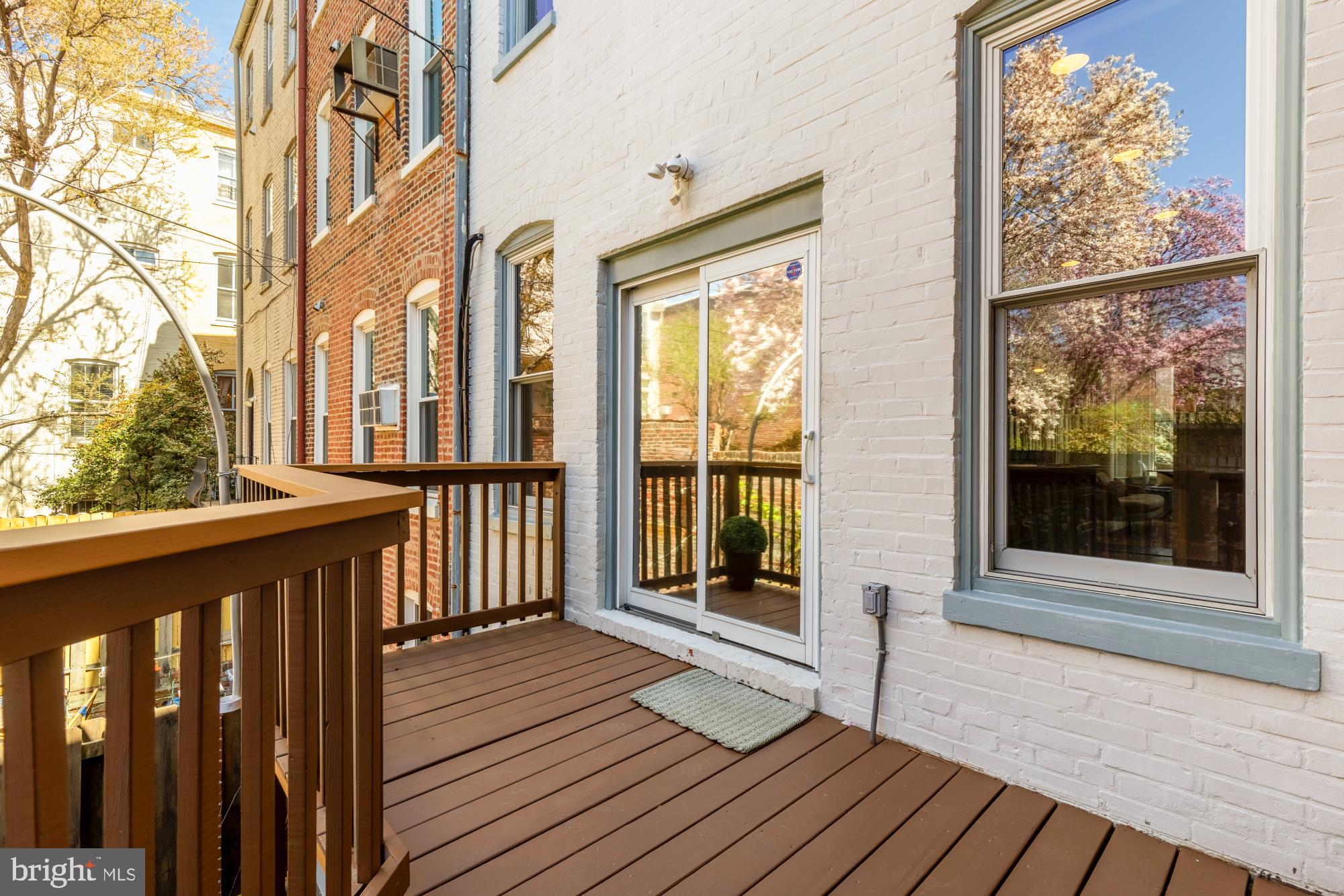 111 5th Street Southeast Washington, DC 20003 - Photo 15 of 42 Back deck off kitchen
