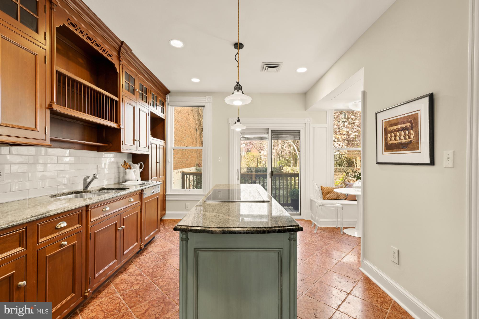 111 5th Street Southeast Washington, DC 20003 - Photo 9 of 42 Beautiful and classically timeless kitchen