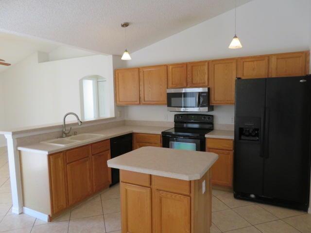 274 Southwest Ray Avenue Port St. Lucie, FL 34983 - Photo 5 of 18 IMG_8354