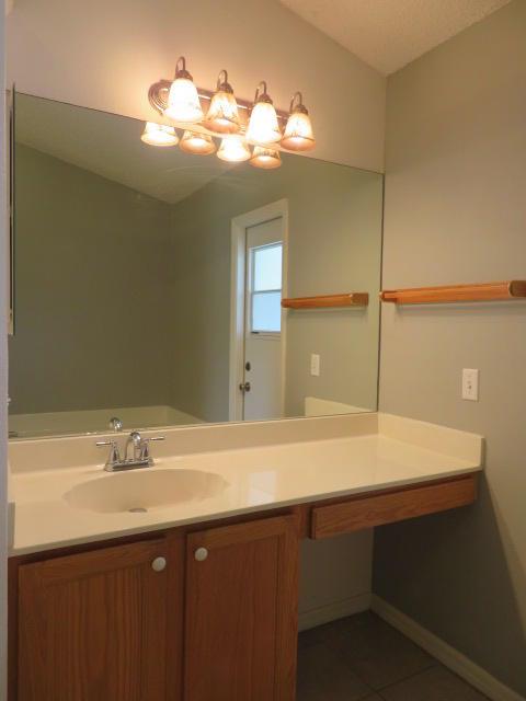 274 Southwest Ray Avenue Port St. Lucie, FL 34983 - Photo 7 of 18 Master Bath 1