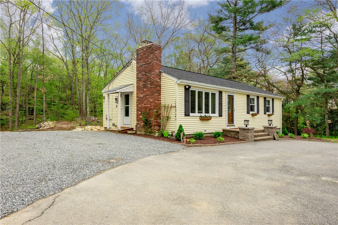 10 Log Road Harrisville, RI 02830 - Photo 4 of 27
