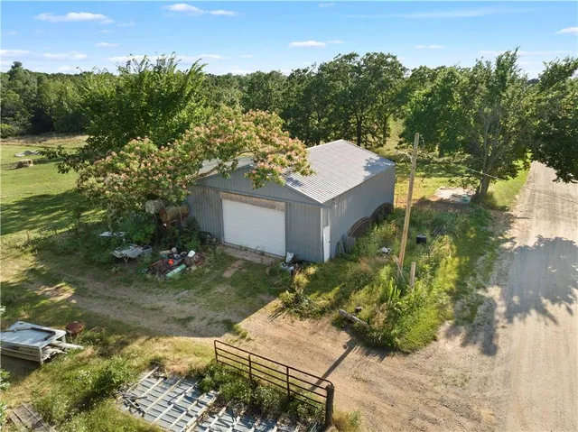 $104,500 | 1029 Northeast 100th Road, Sheldon, MO 64784