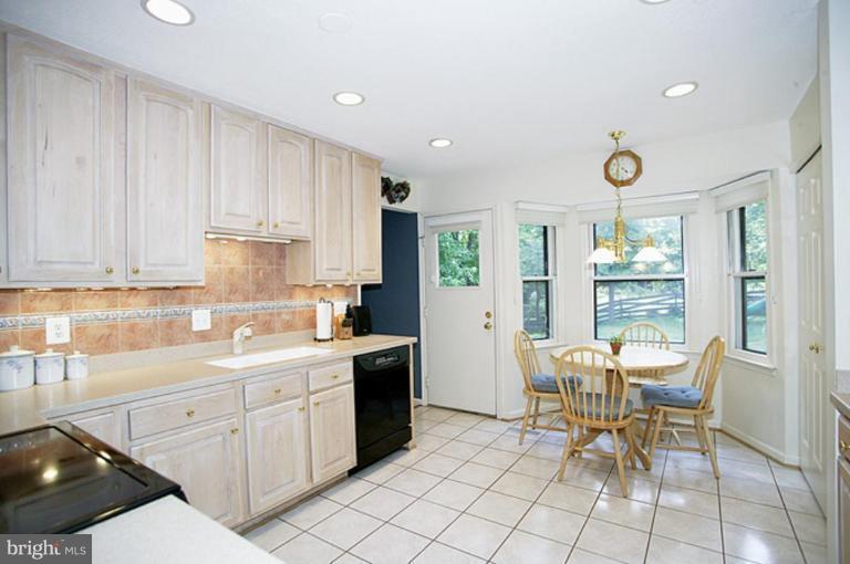 9227 Rockefeller Lane Springfield, VA 22153 - Photo 3 of 15 Kitchen