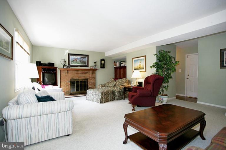 9227 Rockefeller Lane Springfield, VA 22153 - Photo 6 of 15 Family Room #2