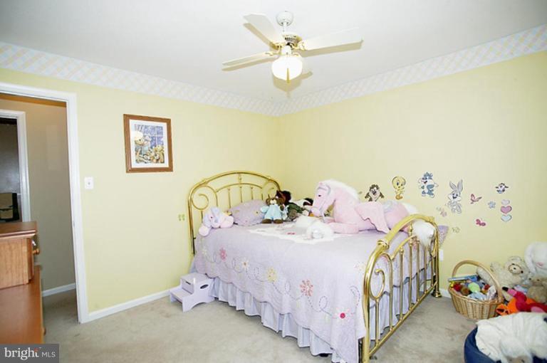 9227 Rockefeller Lane Springfield, VA 22153 - Photo 8 of 15 Bedroom #2