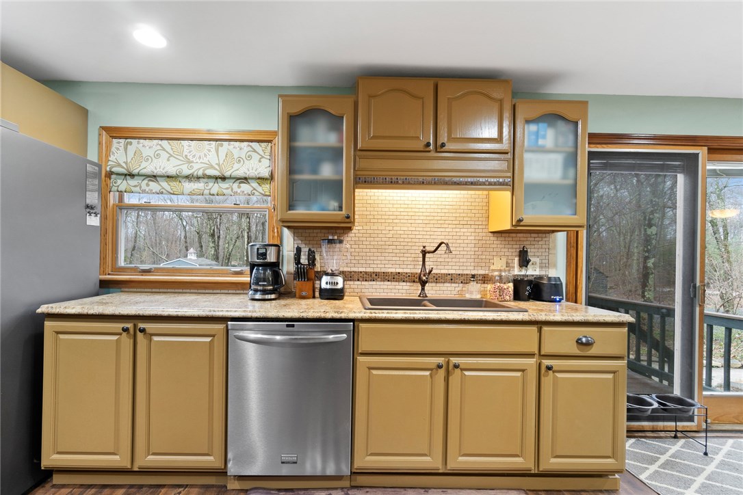 623 Rocky Hill Road Scituate, RI 02857 - Photo 15 of 43