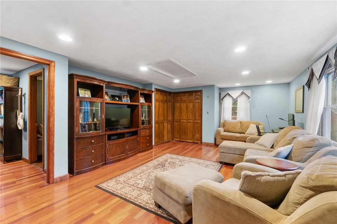 623 Rocky Hill Road Scituate, RI 02857 - Photo 23 of 43