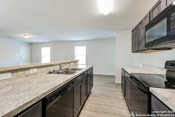 $1,700 | 10315 Green Branch, San Antonio, TX 78223