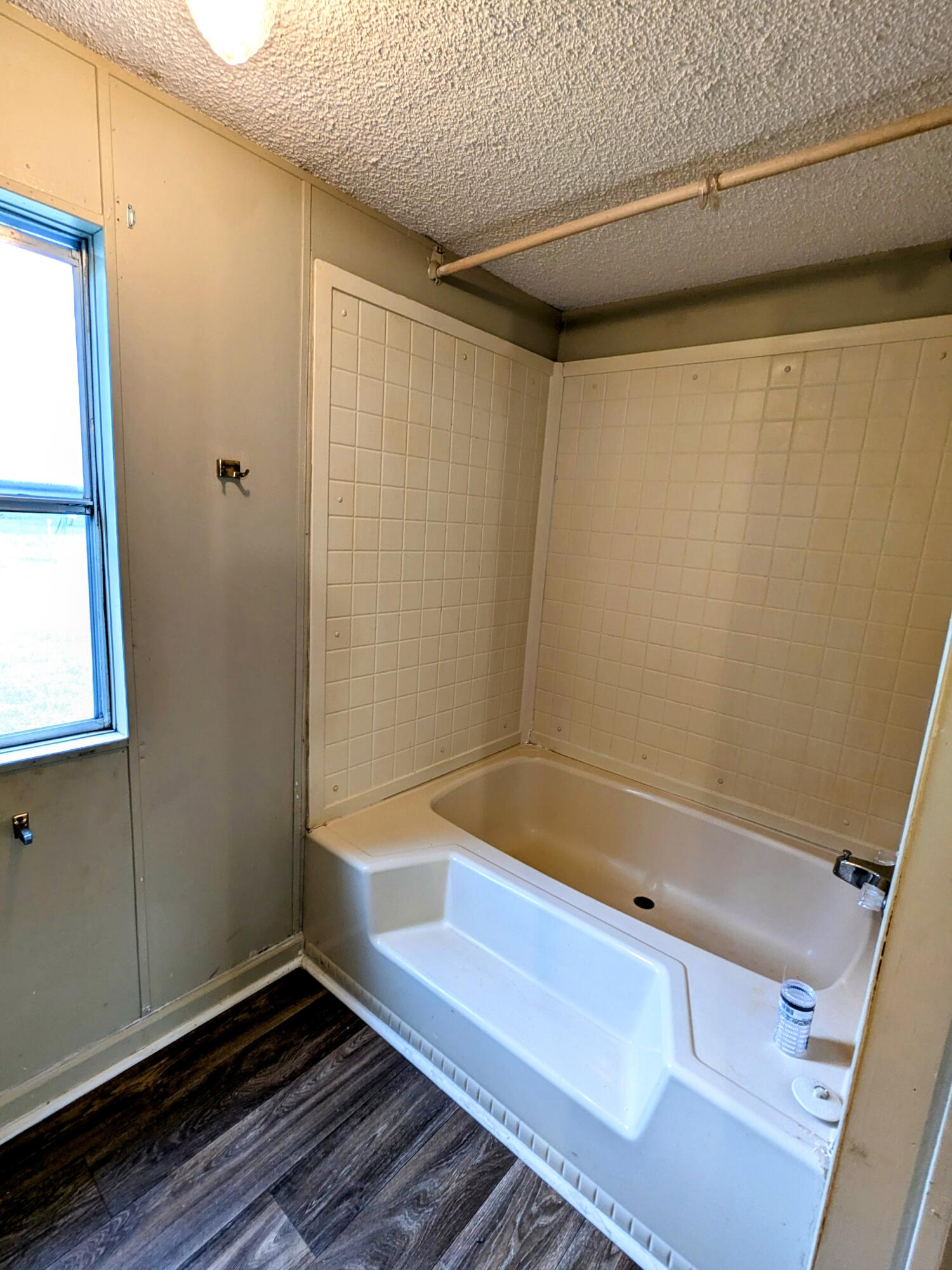 346 Veneer Street Elloree, SC 29047 - Photo 8 of 12 PXL_20240916_181439868~2