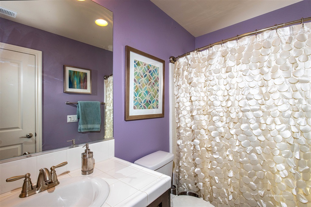 2264 Flatiron Way San Marcos, CA 92078 - Photo 16 of 21 Second full bath