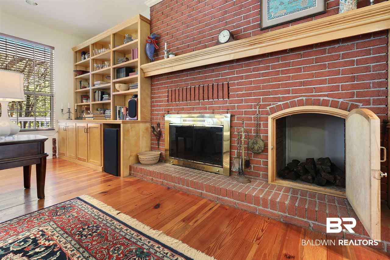 9721 Hildreth Drive Elberta, AL 36530 - Photo 5 of 30 Fireplace - Living Room