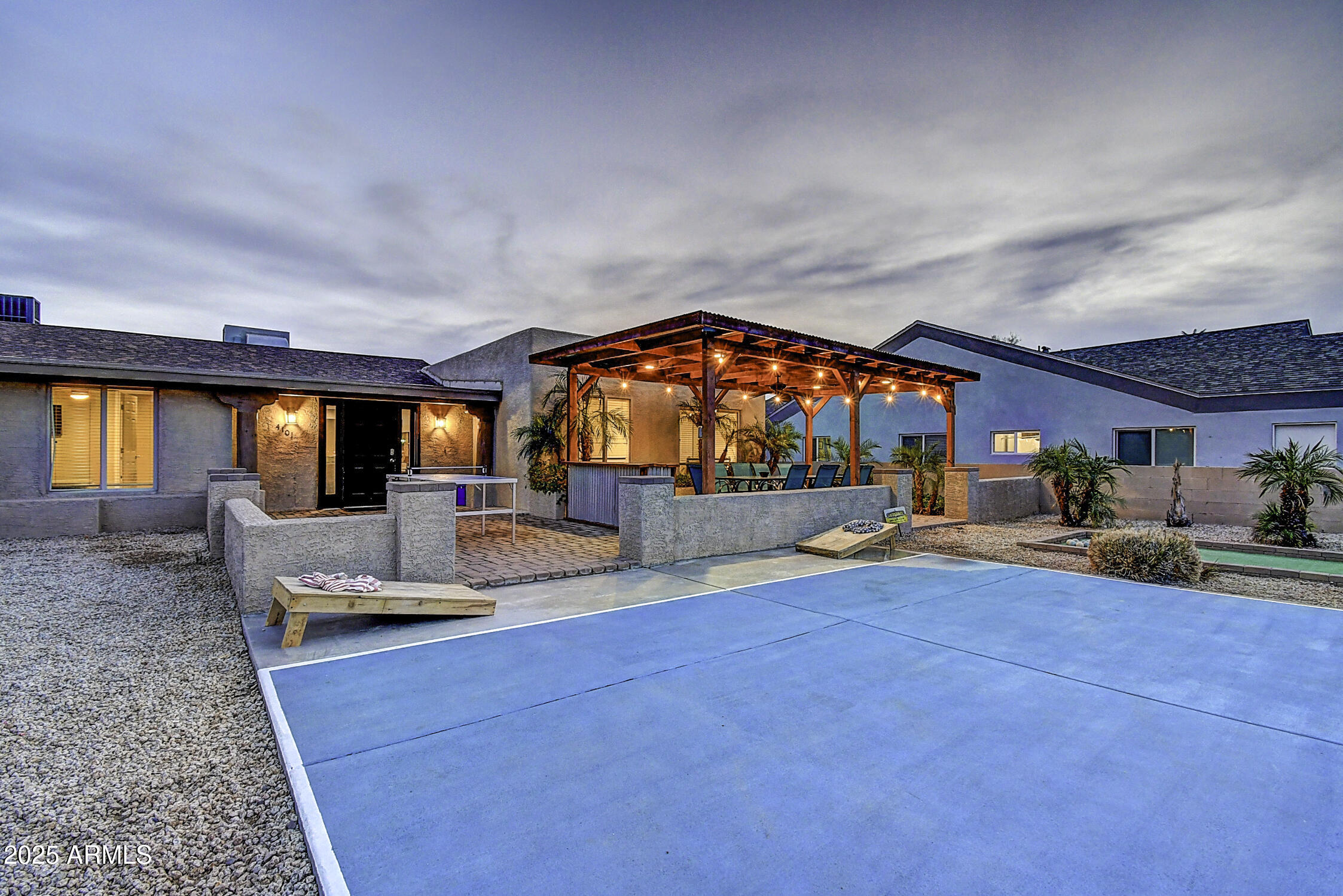 4101 East Nisbet Road Phoenix, AZ 85032 - Photo 16 of 64 a living room with furniture and a large window