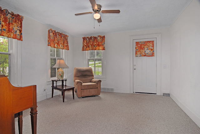 128 Howard Street Geneva, IL 60134 - Photo 12 of 29 a view of workspace with furniture