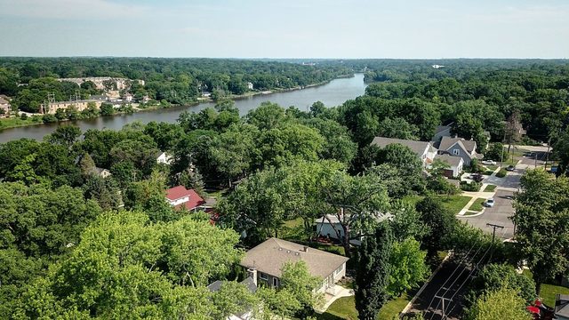 128 Howard Street Geneva, IL 60134 - Photo 29 of 29 an aerial view of a house with a yard