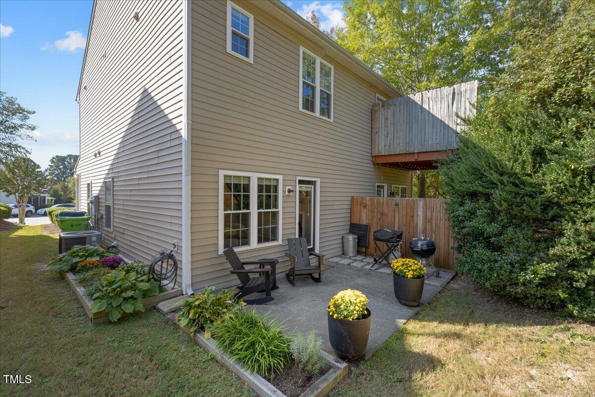 2340 Persimmon Ridge Drive Raleigh, NC 27604 - Photo 5 of 25 04-- 4