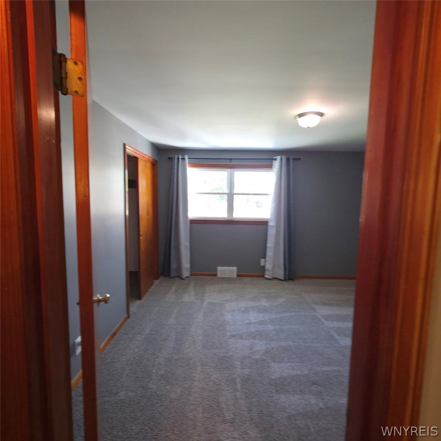 21 East And West Road West Seneca, NY 14224 - Photo 11 of 23