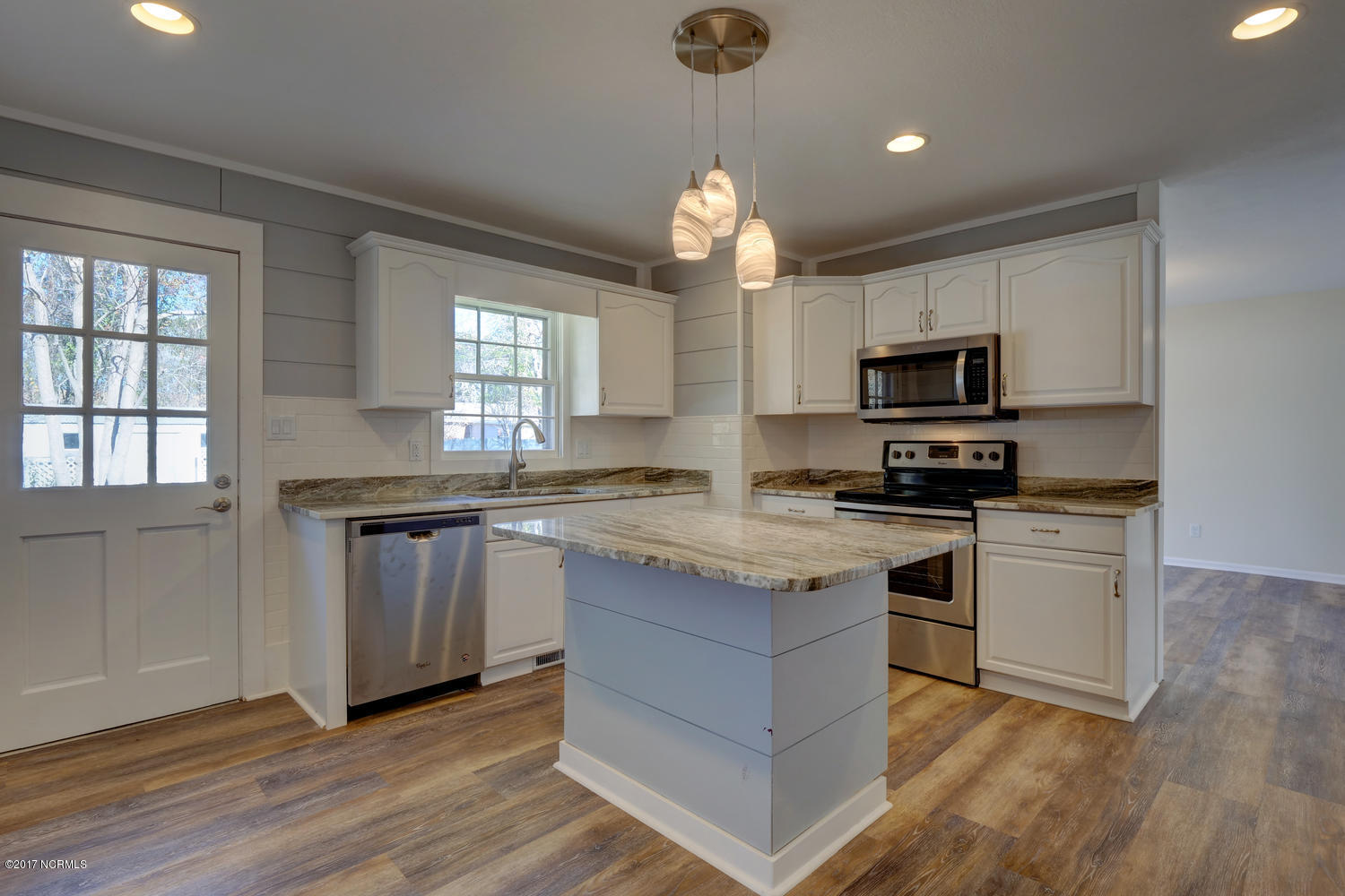 305 Brynn Marr Road Jacksonville, NC 28546 - Photo 11 of 29 Kitchen