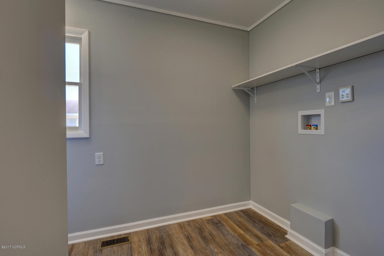 305 Brynn Marr Road Jacksonville, NC 28546 - Photo 15 of 29 Laundry room