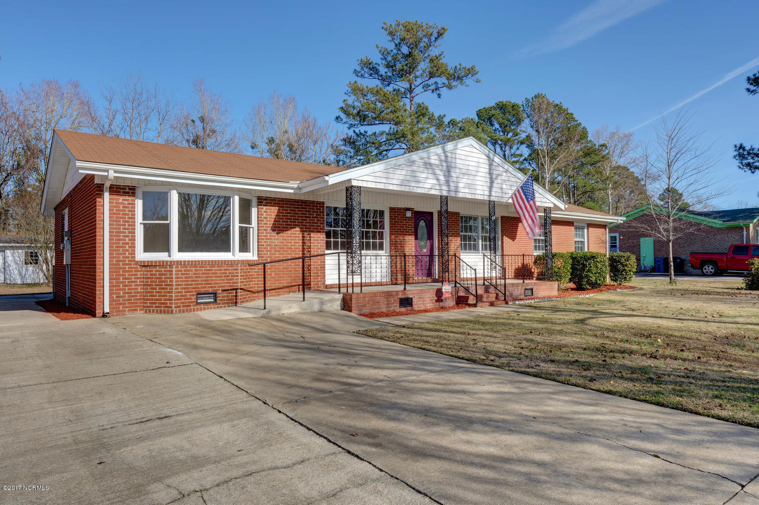 305 Brynn Marr Road Jacksonville, NC 28546 - Photo 2 of 29 Front