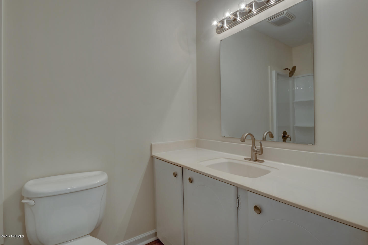 305 Brynn Marr Road Jacksonville, NC 28546 - Photo 24 of 29 Guest Bathroom